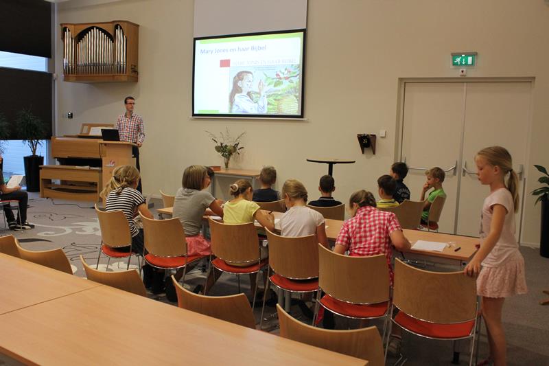 Joh. Calvijnschool Leerdam leert over Mary Jones (fotoserie)