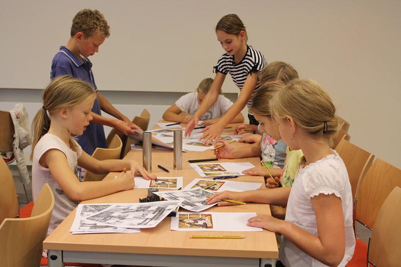 Joh. Calvijnschool Leerdam leert over Mary Jones (fotoserie)