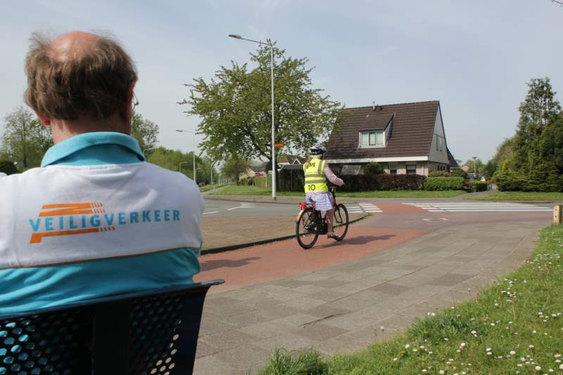 Eben-Haëzer in Drachten doet verkeersexamen (fotoserie)
