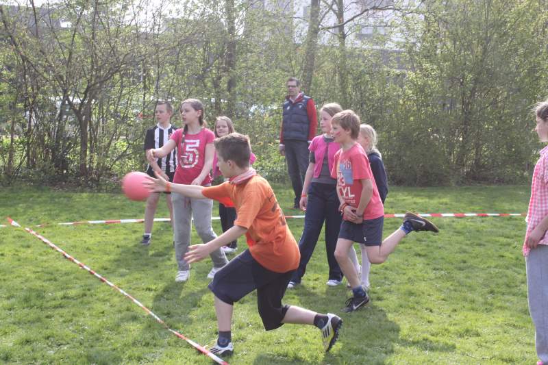 Koningsspelen op Eben-Haëzerschool Emmeloord  (fotoserie deel 1)