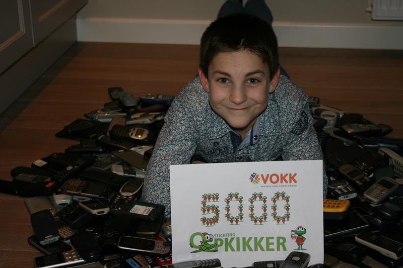 Jesse verzamelt mobieltjes voor het goede doel