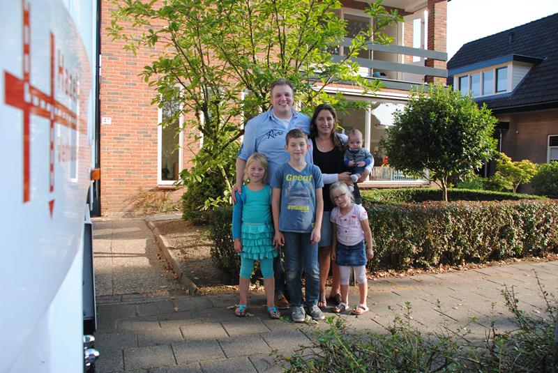 Matthias verhuisde van Creil naar Putten (fotoserie)