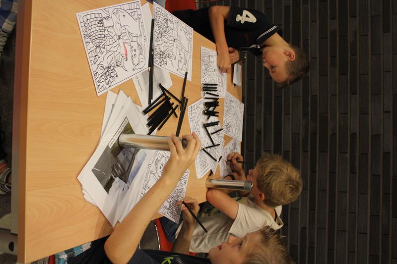 Joh. Calvijnschool Leerdam leert over Mary Jones (fotoserie)