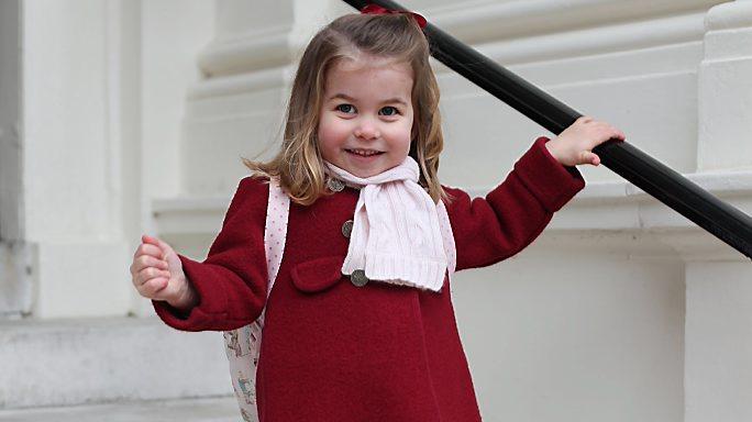 Prinses Charlotte voor het eerst naar school