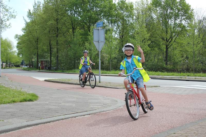 Eben-Haëzer in Drachten doet verkeersexamen (fotoserie)