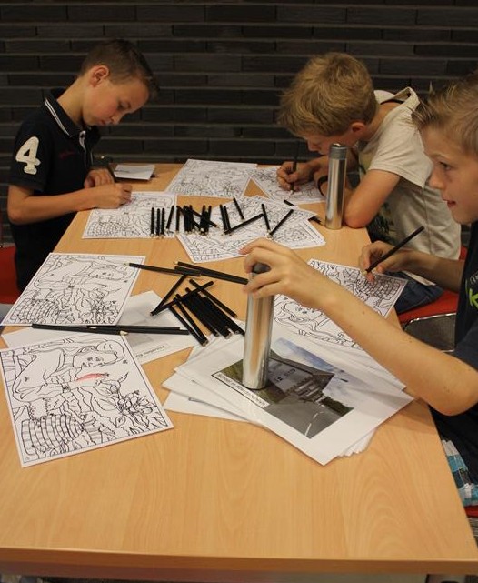 Joh. Calvijnschool Leerdam leert over Mary Jones (fotoserie)