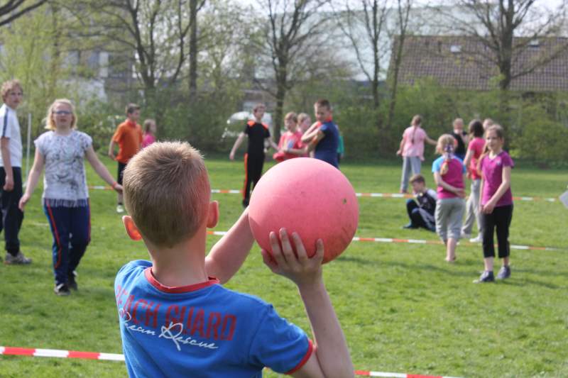 Koningsspelen op Eben-Haëzerschool Emmeloord  (fotoserie deel 1)