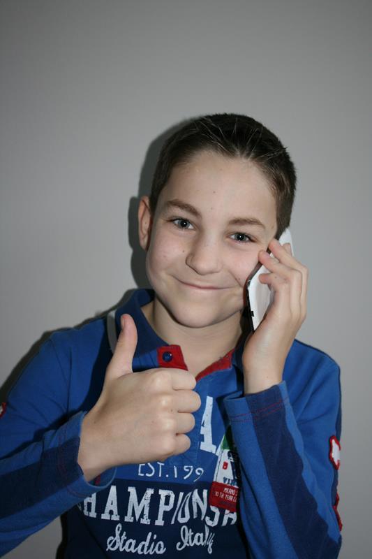 Jesse verzamelt mobieltjes voor het goede doel