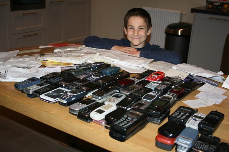 Jesse verzamelt mobieltjes voor het goede doel