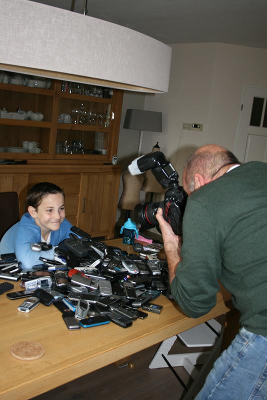 Jesse verzamelt mobieltjes voor het goede doel