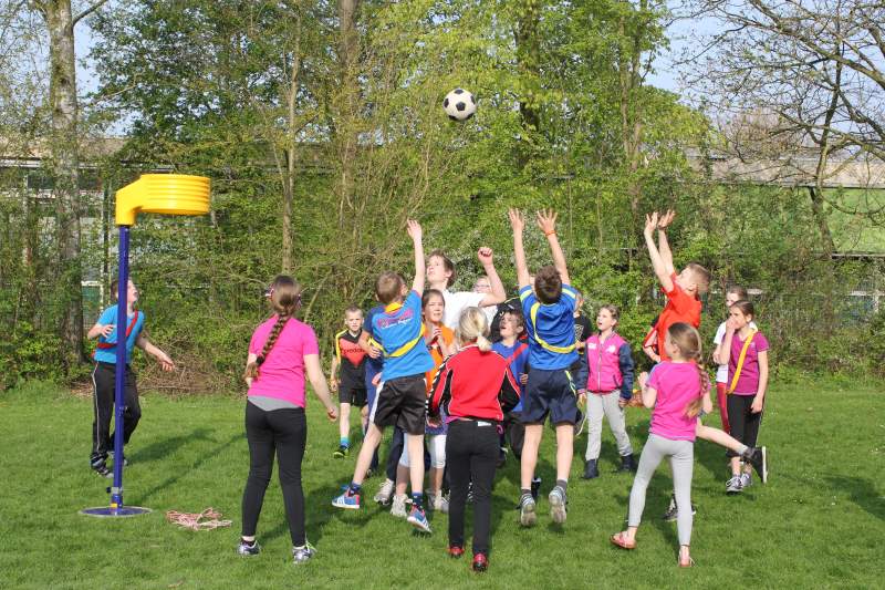 Koningsspelen op Eben-Haëzerschool Emmeloord  (fotoserie deel 1)