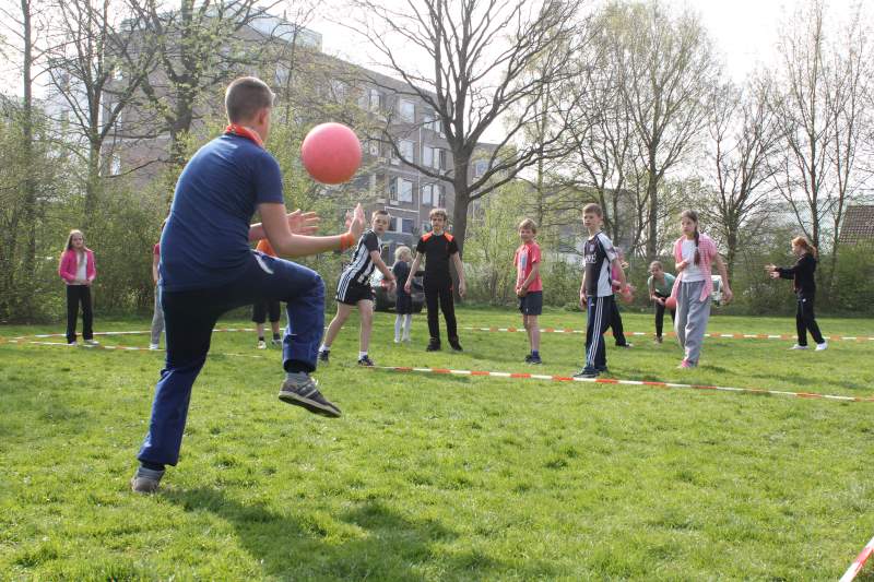 Koningsspelen op Eben-Haëzerschool Emmeloord  (fotoserie deel 1)