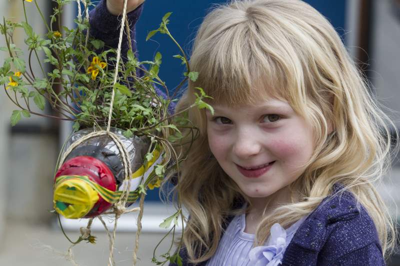 Hangende tuin in plastic fles (maak hem zelf!)