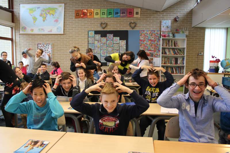 Luizenjacht in Ermelo op Augustinusschool (fotoserie)