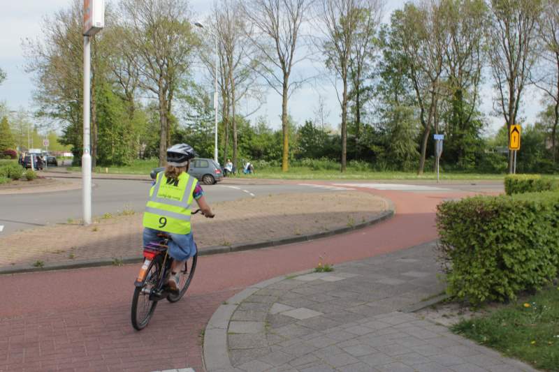 Eben-Haëzer in Drachten doet verkeersexamen (fotoserie)