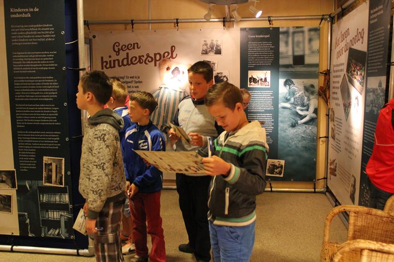 Dr. Maarten Lutherschool bezoekt 