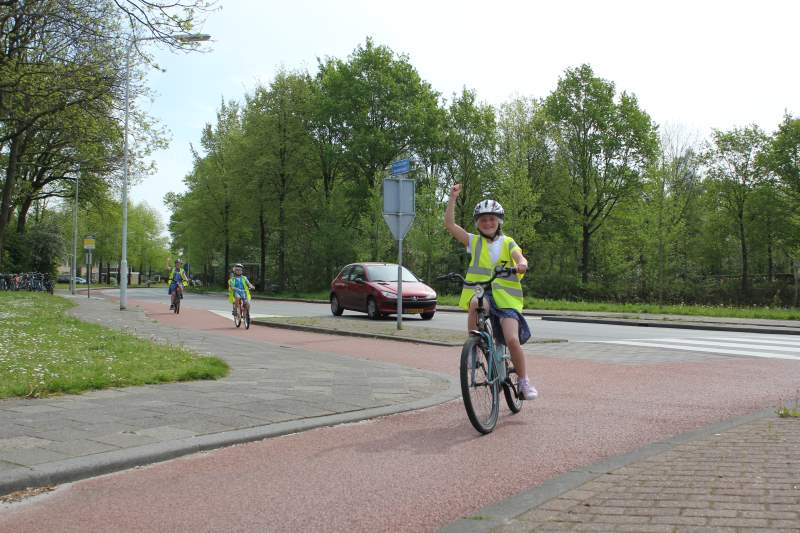Eben-Haëzer in Drachten doet verkeersexamen (fotoserie)
