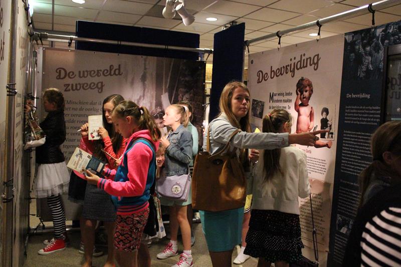 Dr. Maarten Lutherschool bezoekt 