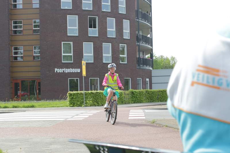 Eben-Haëzer in Drachten doet verkeersexamen (fotoserie)