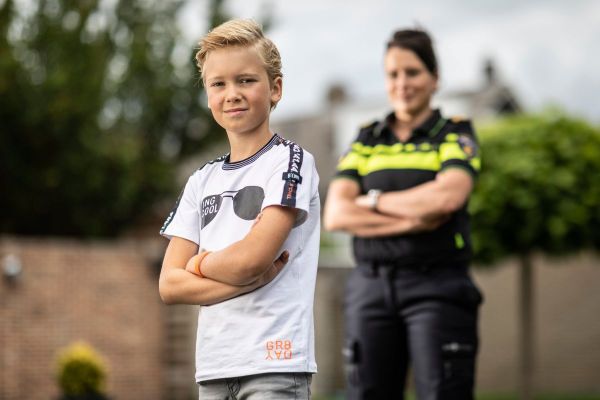 „Wie onaardig is tegen de politie, moet de cel in”