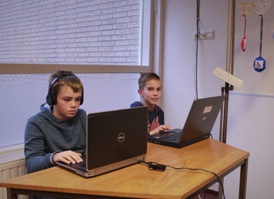 Programmerende kinderen op Stadhouder Willem III in Ede zijn slimmer dan de juf