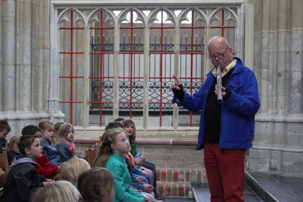 Leerlingen uit Grafhorst bekijken orgels Bovenkerk