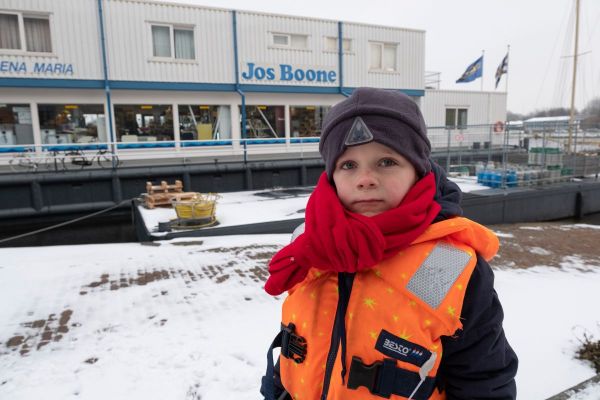 Arne draagt buiten altijd een zwemvest