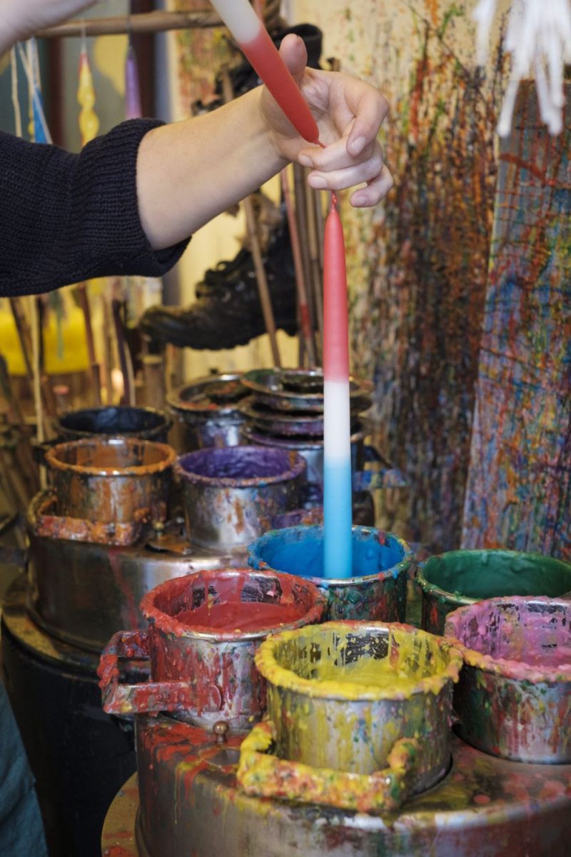 Dompelen, vormen en kleuren in de kaarsenmakerij