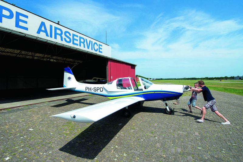 Luuk (10) gaat als co-piloot de lucht in (met veel extra foto's!!)