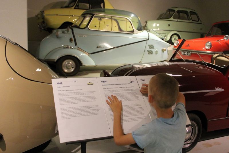 Joab en Lub bezoeken automuseum in Mini (met fotoserie!)