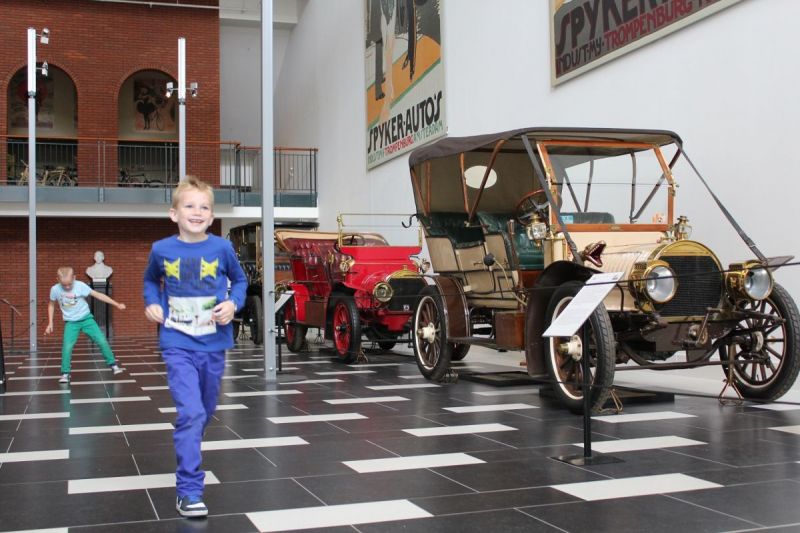 Joab en Lub bezoeken automuseum in Mini (met fotoserie!)