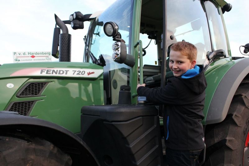 Patrick rijdt al op een Fendt (fotoserie)