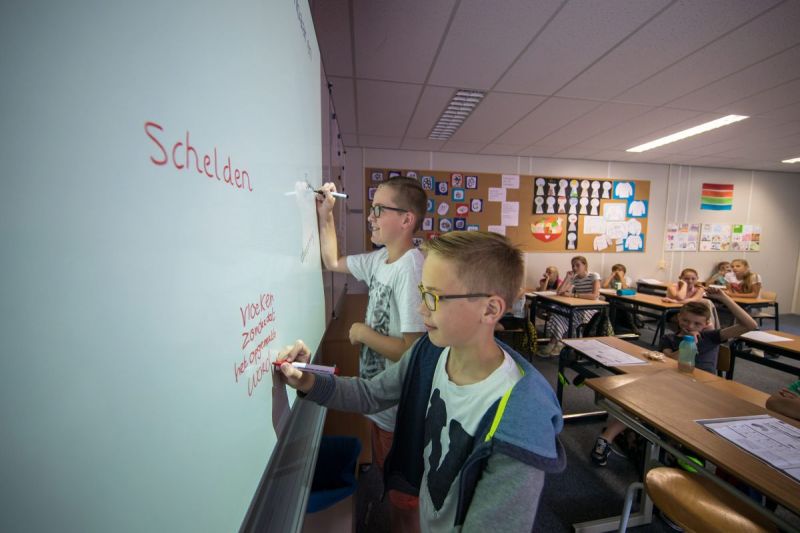 Pieter, Christian en Matthea zijn blij met reformatorisch onderwijs