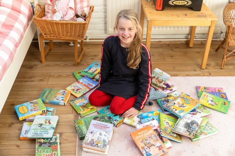 Eva leest en leest, maar speelt liever buiten