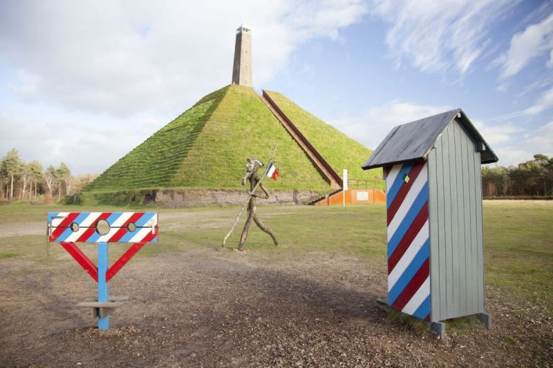 Petje af voor de heilige… MESTKEVERS!?