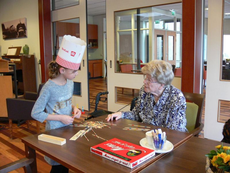 Grote stapel pannenkoeken voor ouderen