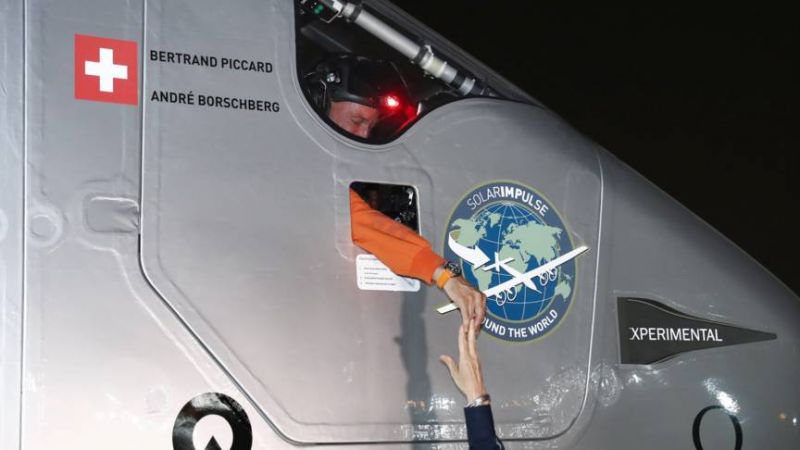 Zonnevliegtuig vliegt heel de wereld rond (foto's)