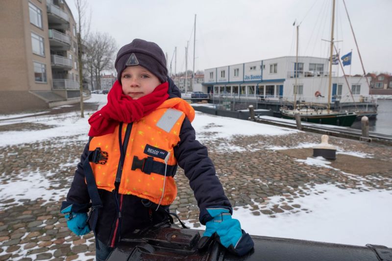 Arne draagt buiten altijd een zwemvest