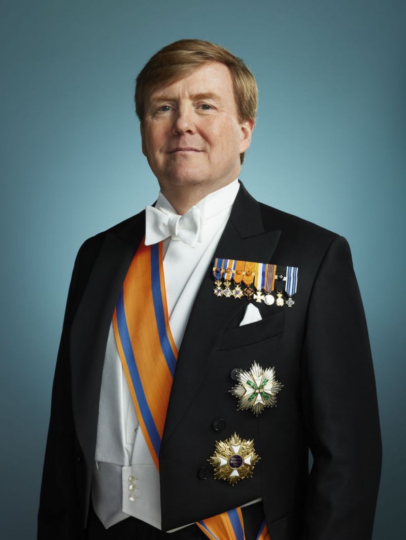 Nieuwe staatsiefoto voor de koning