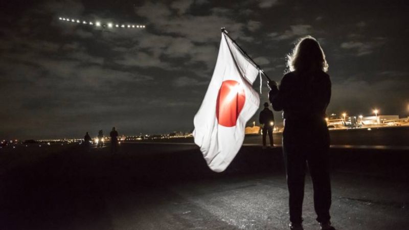 Zonnevliegtuig vliegt heel de wereld rond (foto's)