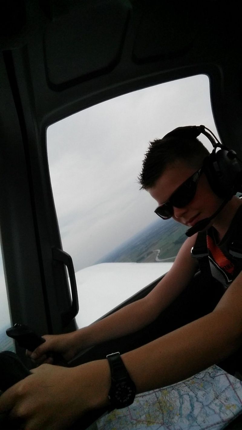 Luuk (10) gaat als co-piloot de lucht in (met veel extra foto's!!)