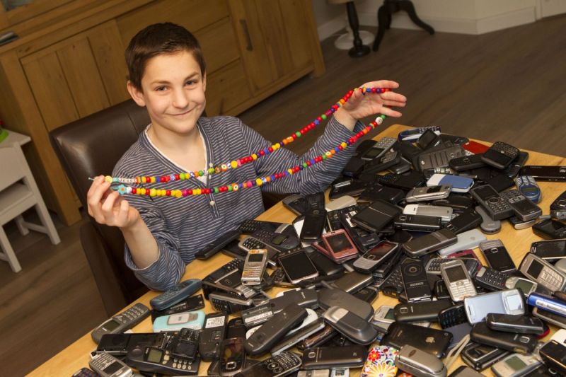 Jesse verzamelt mobieltjes voor het goede doel
